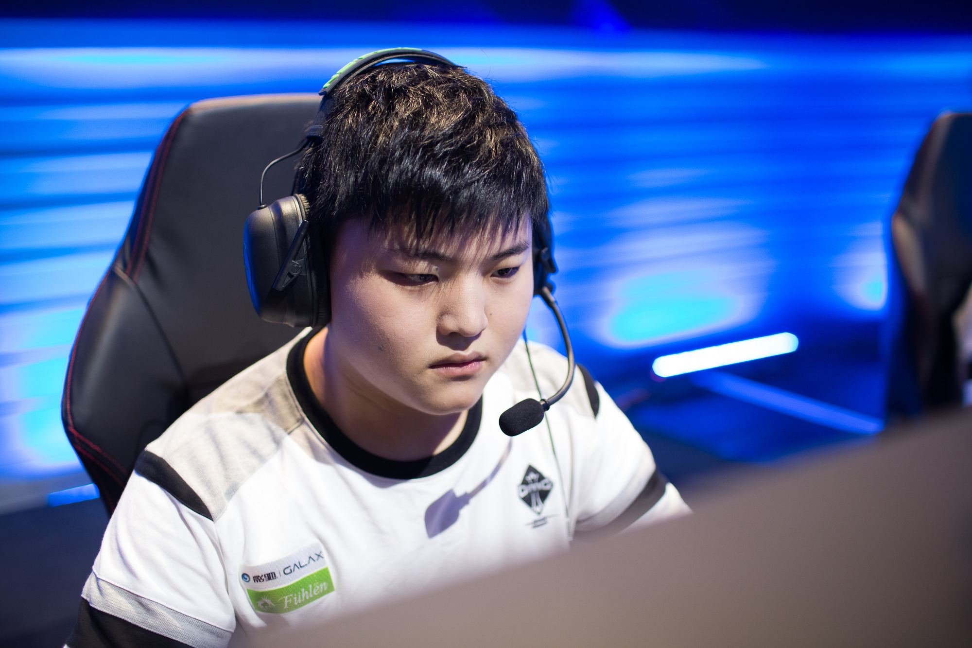 首期待中 首期待中