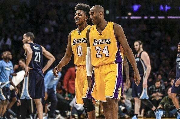 禁区触球 禁区触球